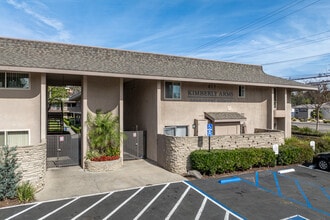 Kimberly Arms in Fullerton, CA - Foto de edificio - Building Photo