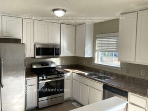 1069 Meadow Glen Cir in Fairburn, GA - Building Photo - Building Photo