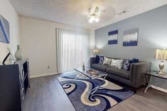 Covington Glen in Decatur, GA - Building Photo - Building Photo