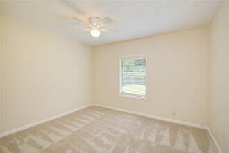 804 Chickasaw Dr in Montgomery, TX - Building Photo - Building Photo