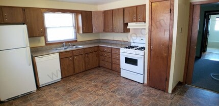 8059 27th Ave in Kenosha, WI - Building Photo - Building Photo