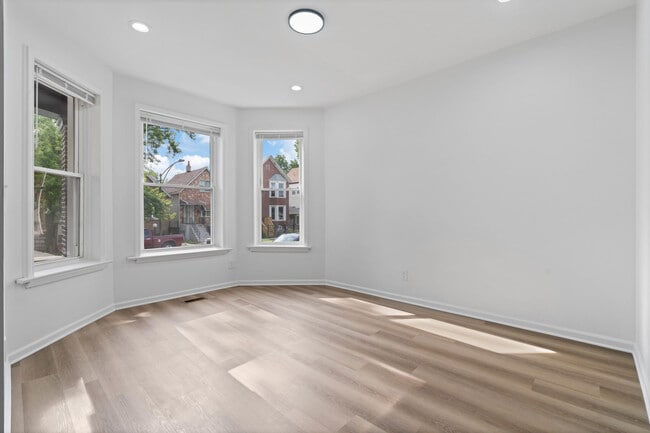6816 S Champlain Ave in Chicago, IL - Building Photo - Building Photo