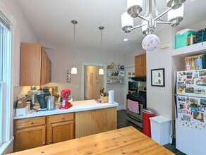 392 Washington St, Unit 1 in Somerville, MA - Building Photo - Building Photo