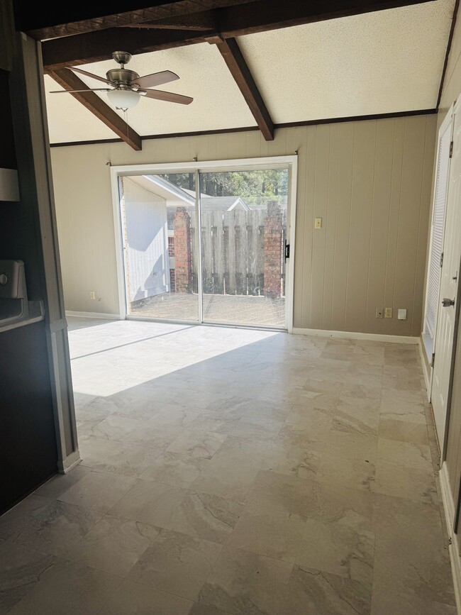 1915 Reed St in Ruston, LA - Foto de edificio - Building Photo