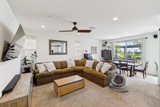 1264 Via Candelas in Oceanside, CA - Building Photo - Building Photo