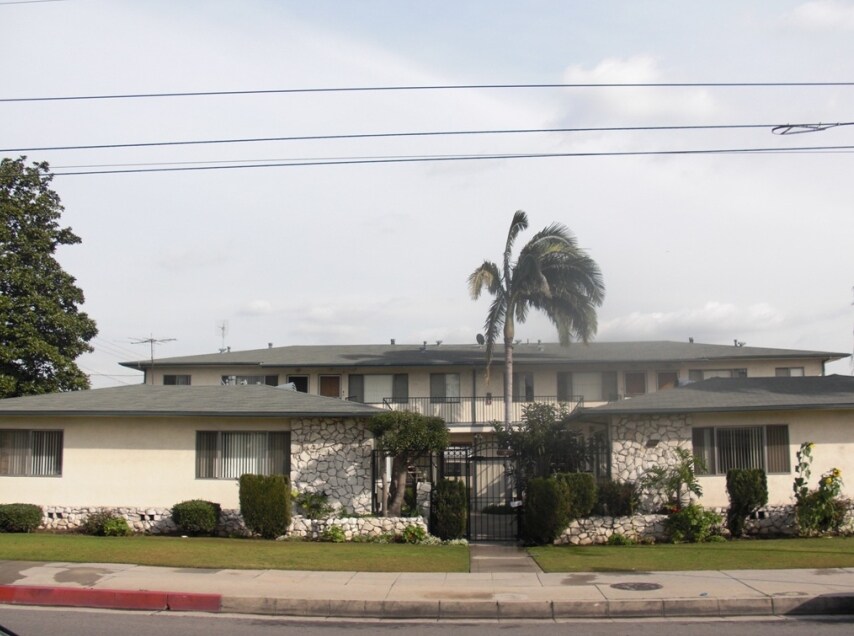 246 N Maple Ave in Montebello, CA - Foto de edificio