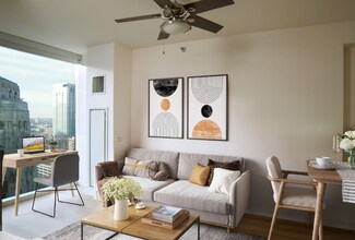 380 N La Salle St-Unit -1 in Chicago, IL - Building Photo - Building Photo