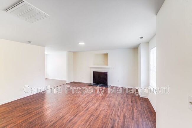 property at 814 Mt Holly-Huntersville Rd