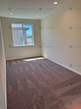 1019 Middle Gate Rd in Carson City, NV - Foto de edificio - Building Photo