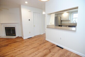 5 Cadogan Way in Nashua, NH - Building Photo - Building Photo