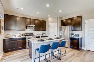 238 Scottsburg Ct in Aurora, CO - Foto de edificio - Building Photo