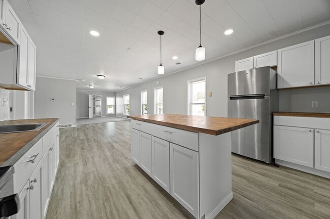 property at 801 W 26th St