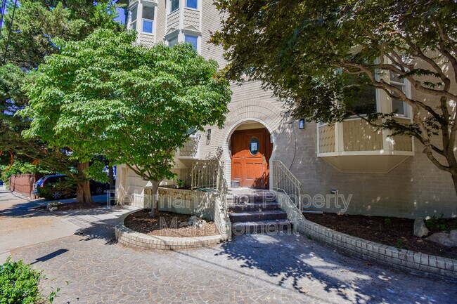 property at 5305 Dana Pl NW
