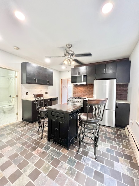 137 Marcella St, Unit 2 in Boston, MA - Foto de edificio - Building Photo