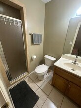 1304 W Fig Ave in Pharr, TX - Foto de edificio - Building Photo