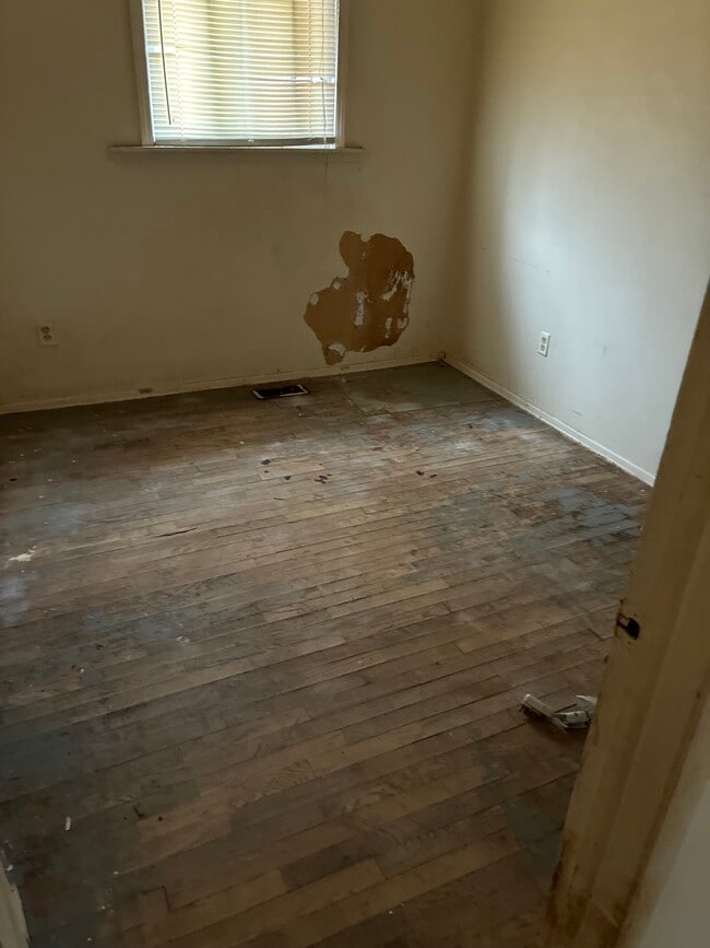 6614 Elmridge Dr in Flint, MI - Building Photo - Building Photo