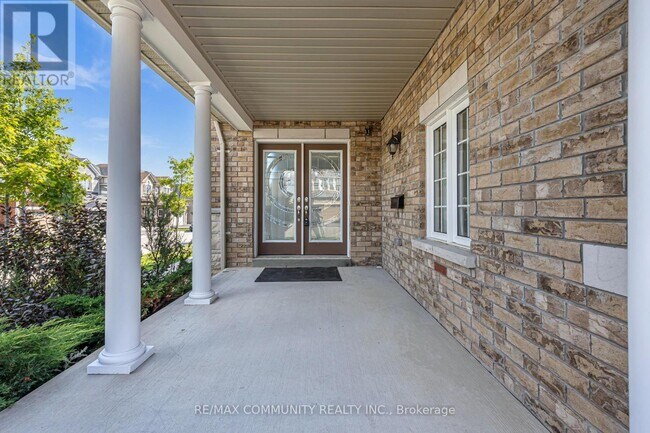 35 McCourt Dr in Ajax, ON - Building Photo - Building Photo
