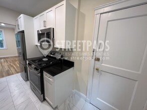 175 Kent St in Brookline, MA - Building Photo - Building Photo