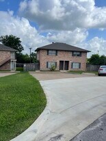 1205 Vinyard Ct, Unit 1205 Vinyard Ct. Unit  AB in College Station, TX - Building Photo