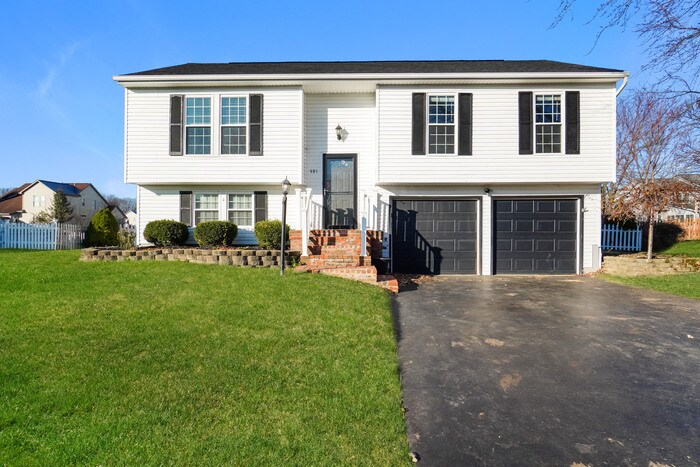591 Courtland Ln in Pickerington, OH - Building Photo