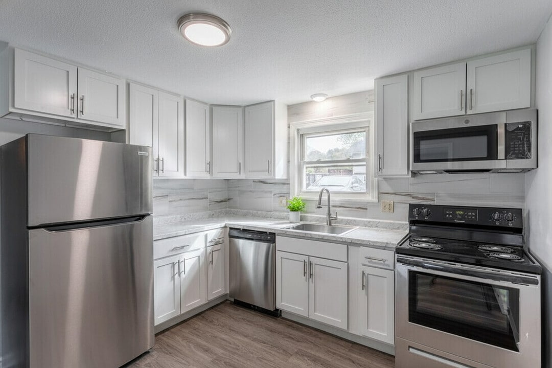 Brookview Townhomes in Westfield, MA - Foto de edificio