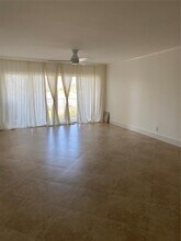 1200 Hibiscus Ave, Unit 303 in Pompano Beach, FL - Foto de edificio - Building Photo