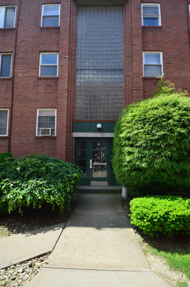 The Towers Apartments in Butler, PA - Building Photo - Building Photo