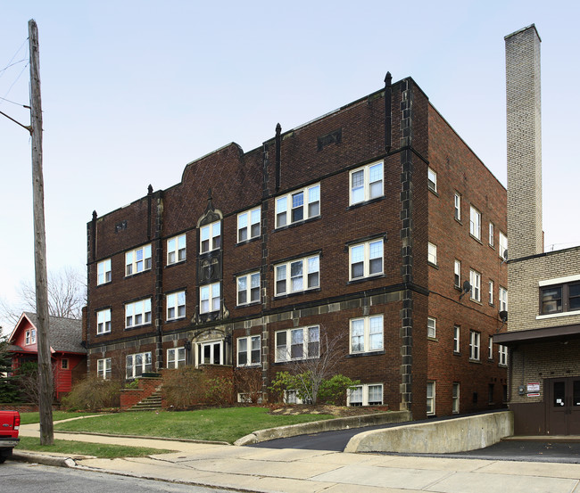 3214 Yorkshire Rd in Cleveland Heights, OH - Foto de edificio - Building Photo