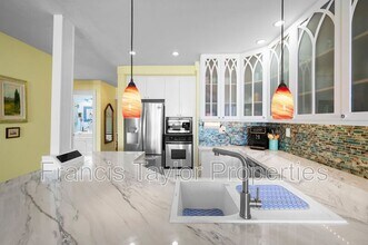 5155 W Point Loma Blvd in San Diego, CA - Building Photo - Building Photo