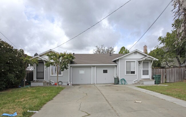 1404-1406 Kentfield Ave in Redwood City, CA - Foto de edificio - Building Photo