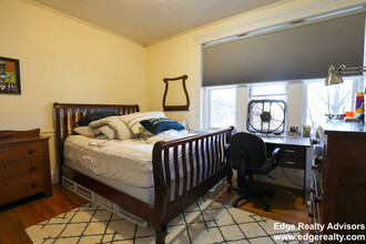 25 Thatcher St, Unit 4 in Brookline, MA - Building Photo - Building Photo