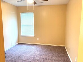 9119 Melody Park Ln in Houston, TX - Building Photo - Building Photo