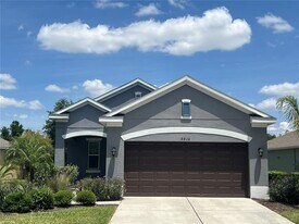 9912 Sheltering Spruce St in Englewood, FL - Building Photo