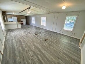 307 N Kinney Ave in Iowa, LA - Building Photo - Building Photo