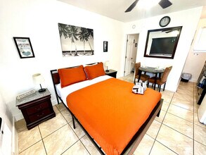 338 Van Buren St, Unit SI FL1-ID1520228P in Hollywood, FL - Foto de edificio - Building Photo