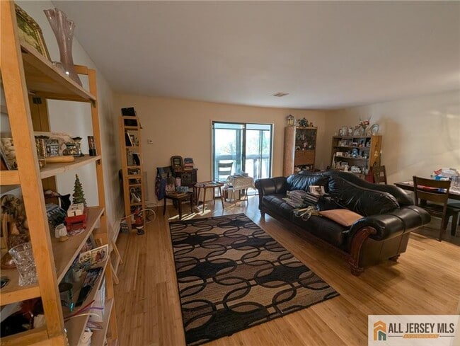 277 Cross Dr in Monroe Township, NJ - Building Photo - Building Photo