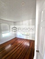708 NE 4th St in Hallandale Beach, FL - Building Photo