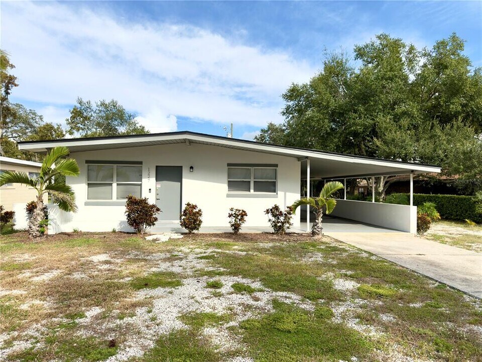 1227 Bloxam Ave in Clermont, FL - Building Photo