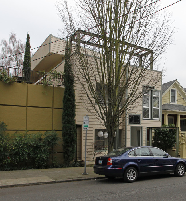 2173 NW Everett St in Portland, OR - Building Photo - Building Photo