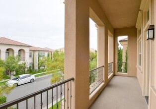 54 Kempton in Irvine, CA - Building Photo - Building Photo