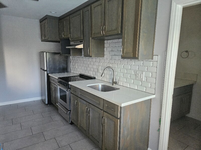 28151 Highridge Rd in Rancho Palos Verdes, CA - Building Photo