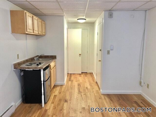 405 Beacon St, Unit D in Boston, MA - Building Photo - Building Photo