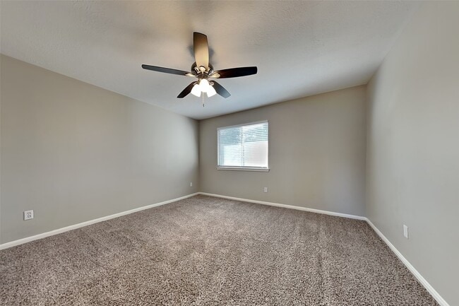 property at 29439 Fox River Dr