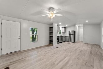 367 Box Rd in Gun Barrel City, TX - Building Photo - Building Photo