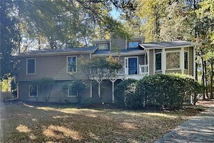 2530 Lorne Ct SW in Marietta, GA - Building Photo