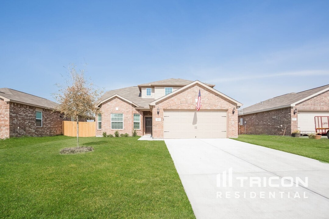 5002 Pacific Ridge Ln in Rosenberg, TX - Building Photo