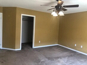 2501 Basque Hills Dr in Bakersfield, CA - Building Photo - Building Photo