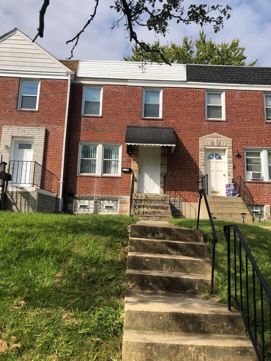 3913 Balfern Ave in Baltimore, MD - Building Photo