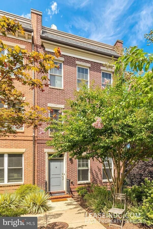 property at 3051 Chancellor's Way NE