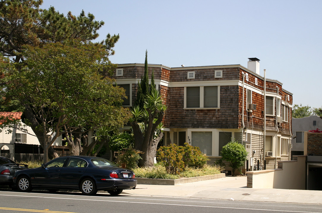 290 E Glenarm St in Pasadena, CA - Foto de edificio